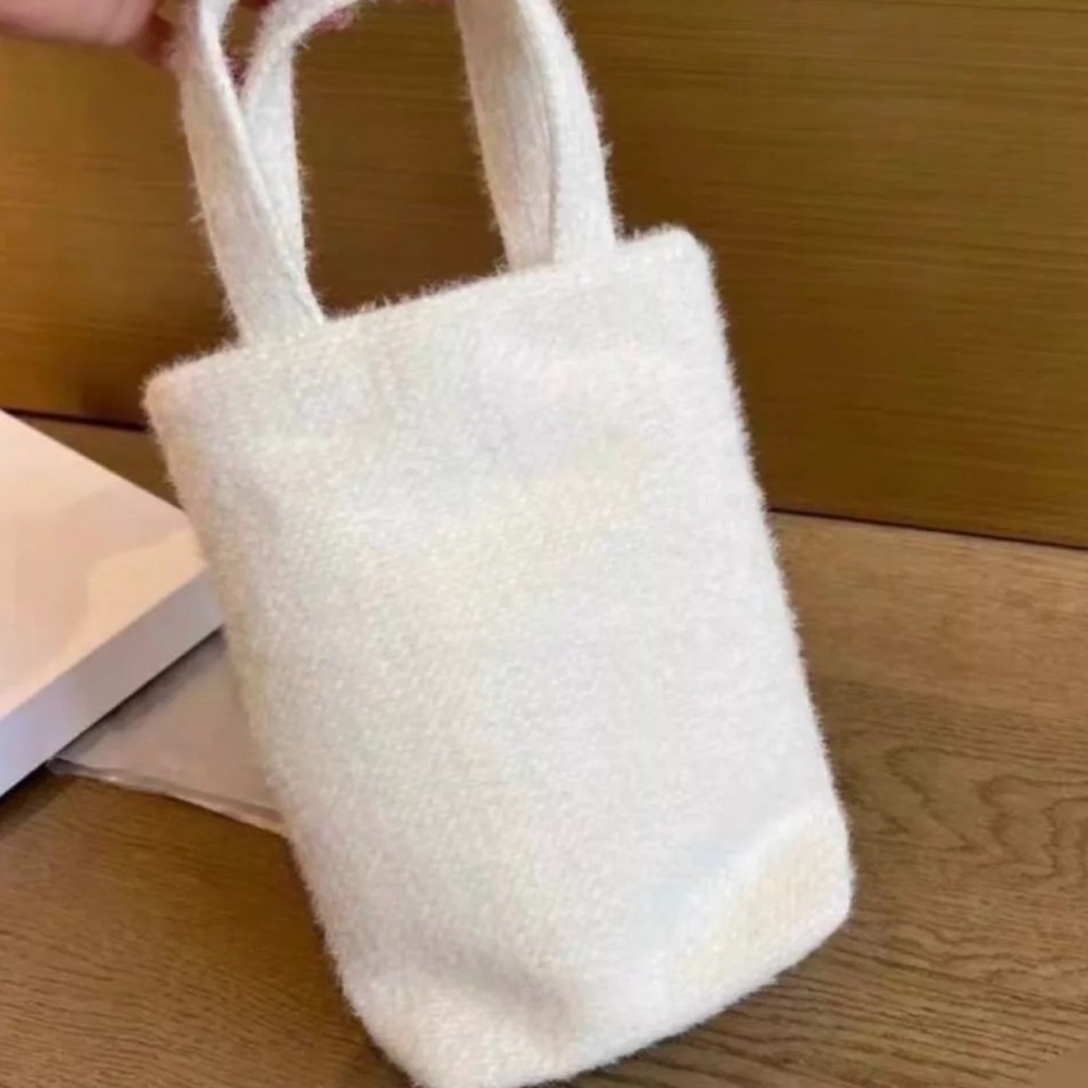 Chanel Beauté Soft Knit
Snow Metallic Mini Tote! - Picture 3 of 12